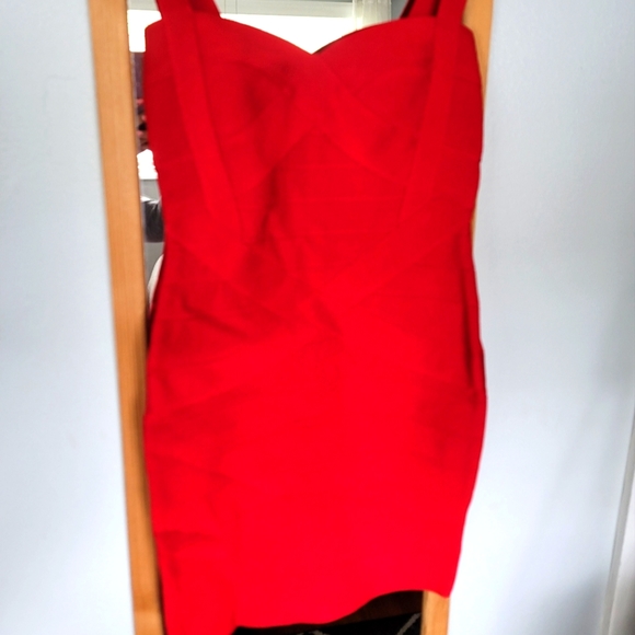 Red bandage dress - Picture 2 of 3